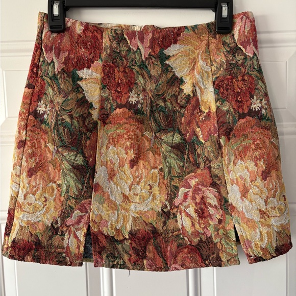 Cider Floral Mini Skirt - Red and Cream - Picture 2 of 3